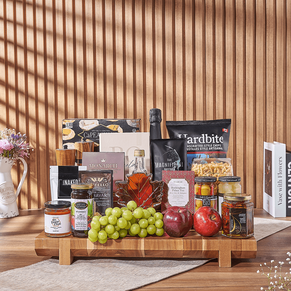 Kosher Sparkling Wine with Gourmet Basket – how the gift is presented