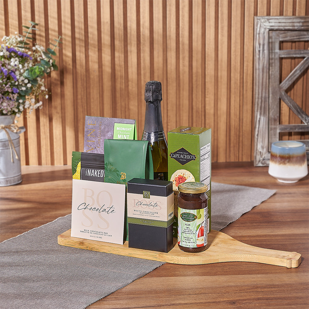 Sparkling Kosher Wine and Snacks Gift – how the gift is presented