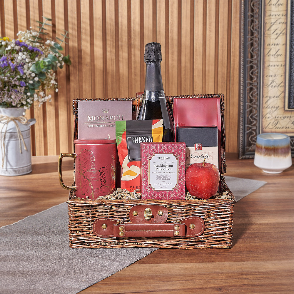 Sparkling Kosher Wine and Gourmet Basket – how the gift is presented
