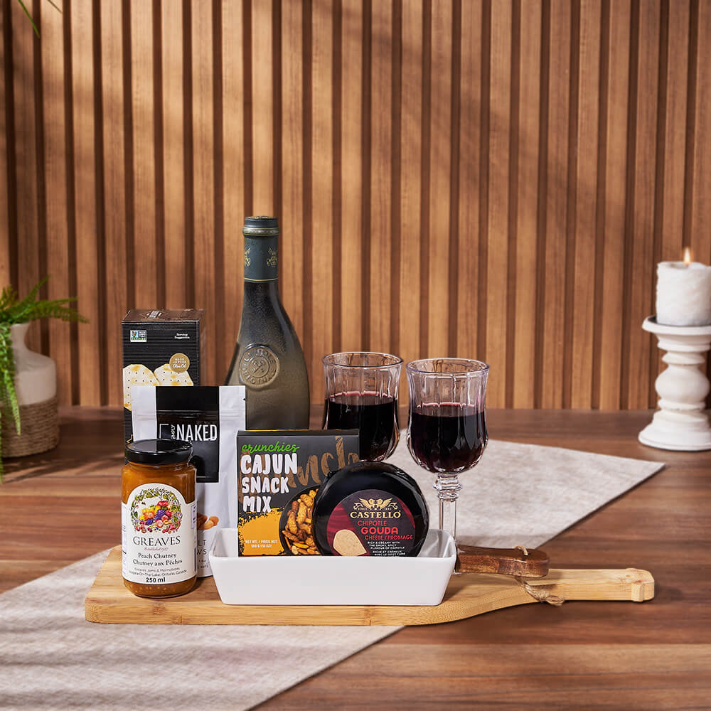 Wine Gift Basket with Capeachio's Crackers and Castello Gouda – how the gift is presented