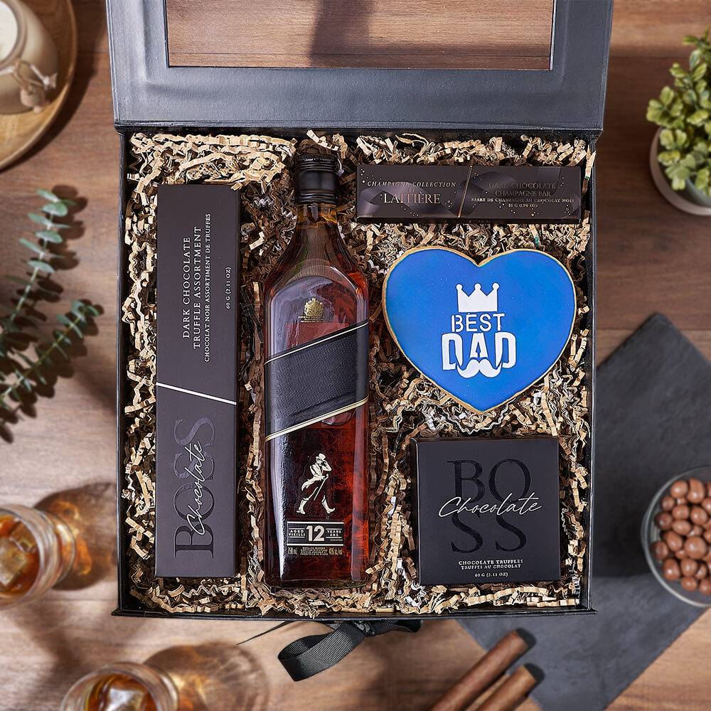 Hinged Black Box with Whiskey and Sweets for Father's Day – how the gift is presented