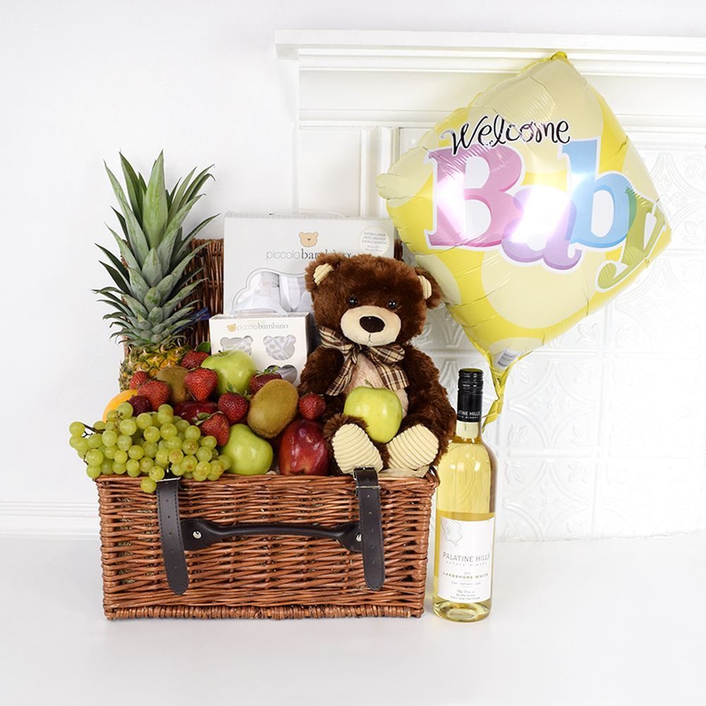 Gourmet Wine Gift Basket with Fresh Fruit in Wicker – how the gift is presented