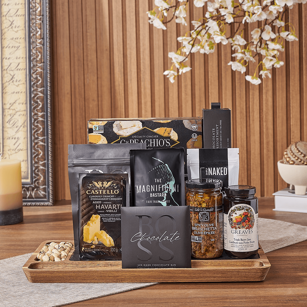 Halal Snack Serving Board – how the gift is presented