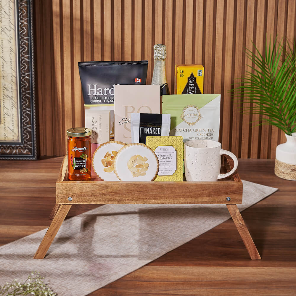 Gourmet Snack Basket with Sparkling Wine – how the gift is presented