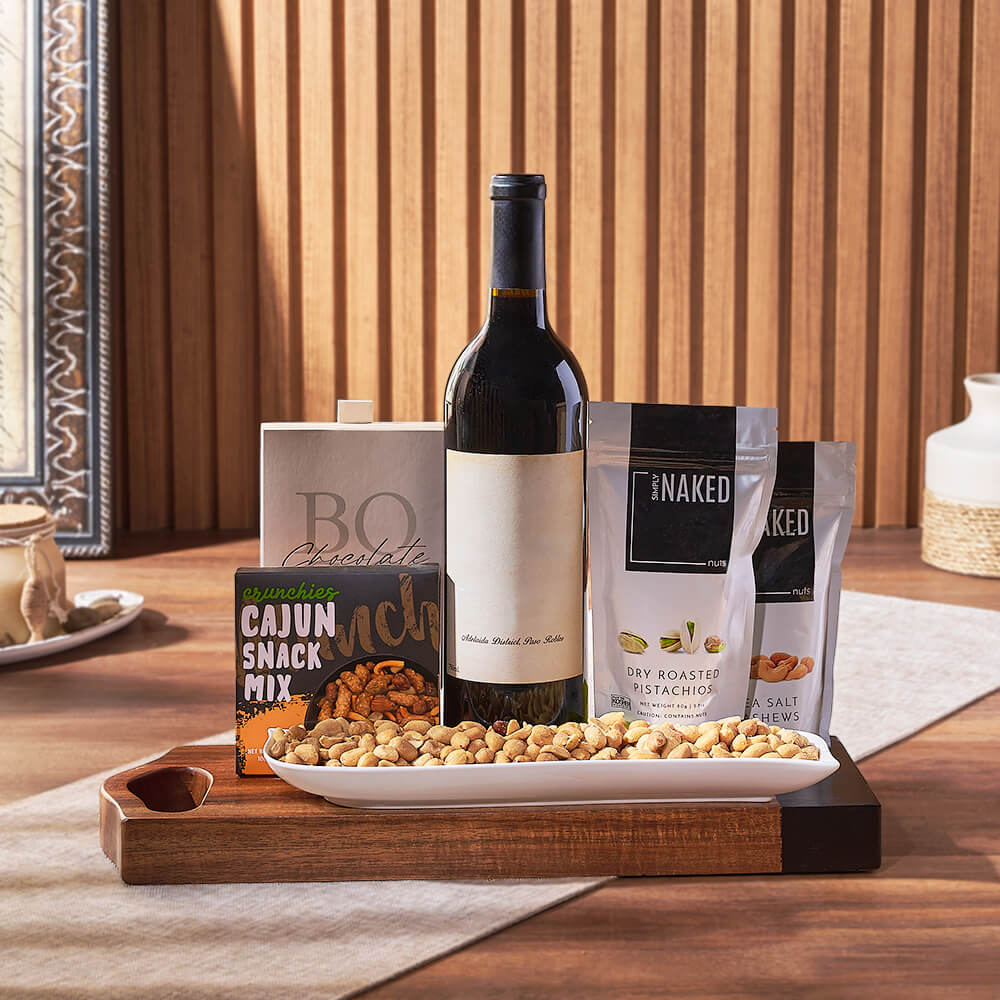 Wine and Cajun Snack Gift Basket – how the gift is presented
