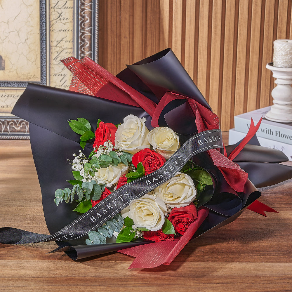 Elegant Mixed Red and White Rose Bouquet – how the gift is presented