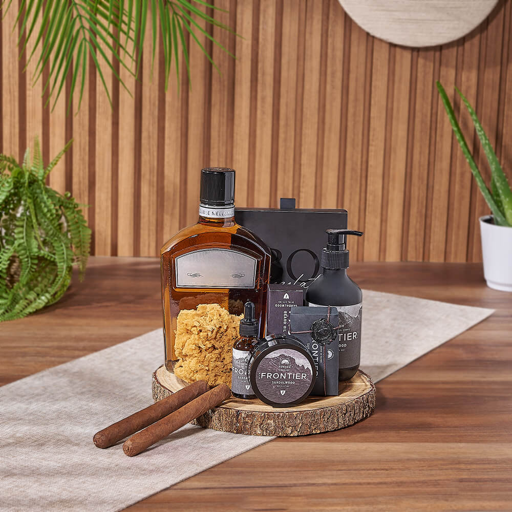 Liquor Gift Basket with Grooming Set – how the gift is presented