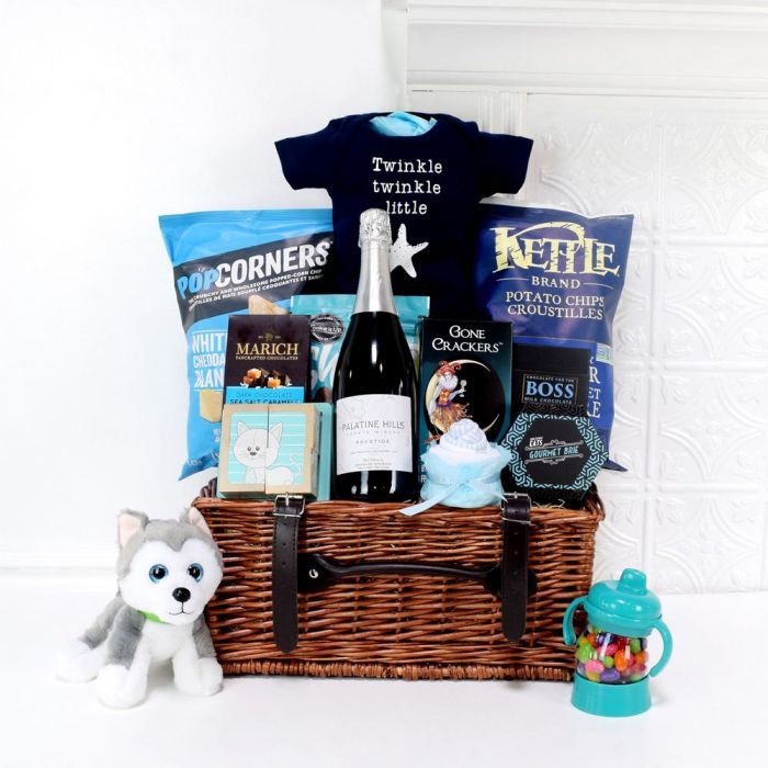 Newborn Welcome Champagne Basket with Gourmet Snacks – how the gift is presented