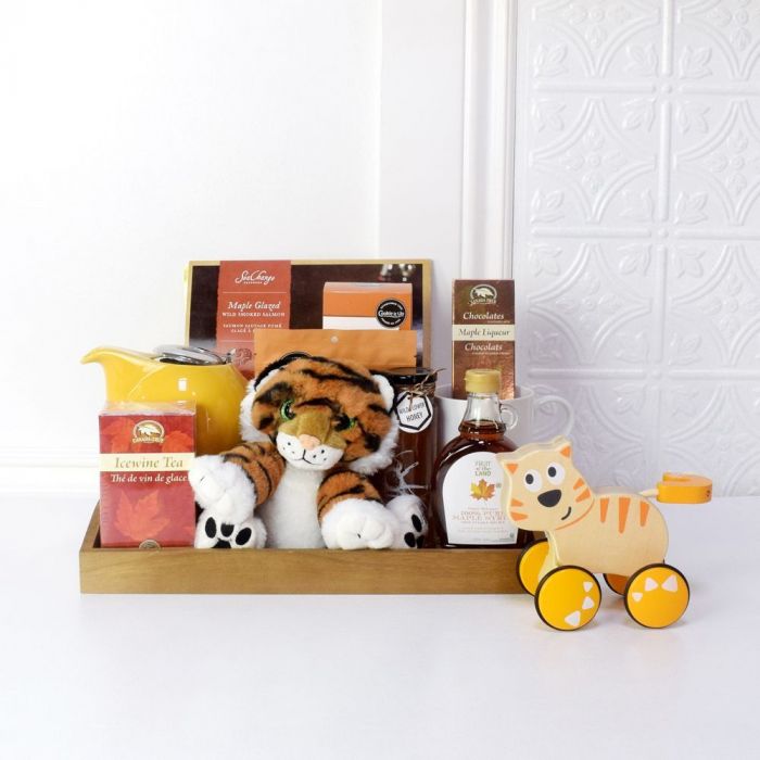 Classic Baby Gift Basket with Handmade Chocolates and Wooden Tray – how the gift is presented