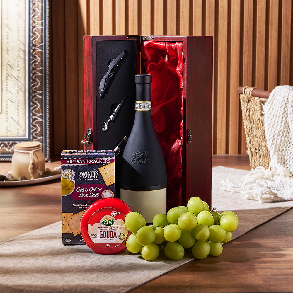 Wine Gift Set in Solid Mahogany Box with Gouda Cheese and Crackers – how the gift is presented