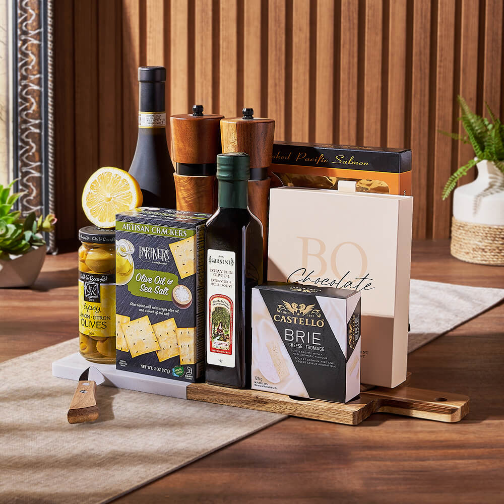 Salmon Cheese and Wine Basket – how the gift is presented