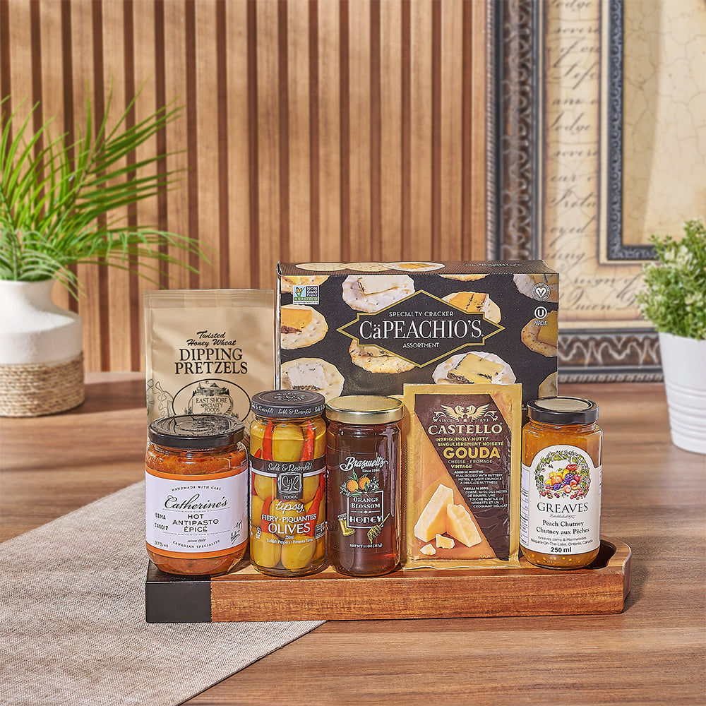 Deluxe Gourmet Appetizer Gift with Acacia Wood Cutting Board – how the gift is presented