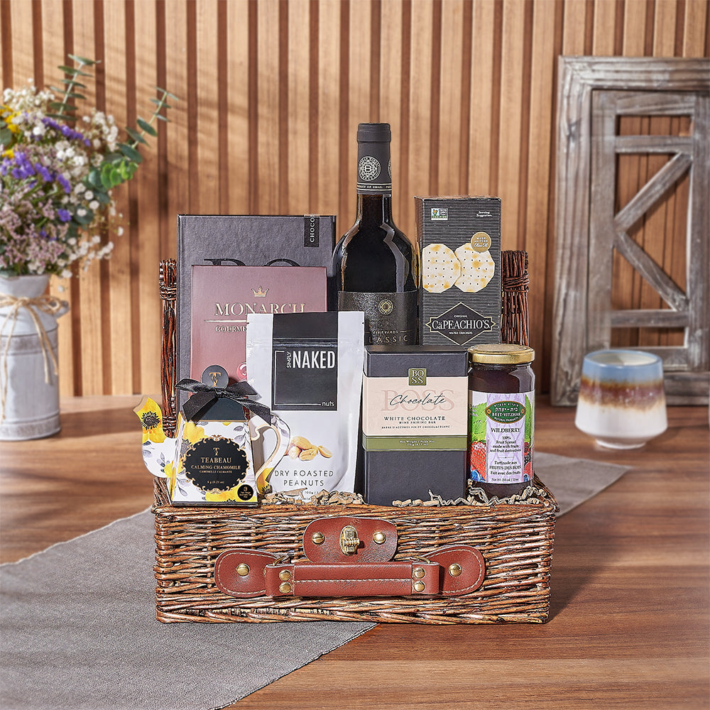 Kosher Beer and Artisan Snack Gift Basket in Wicker – how the gift is presented