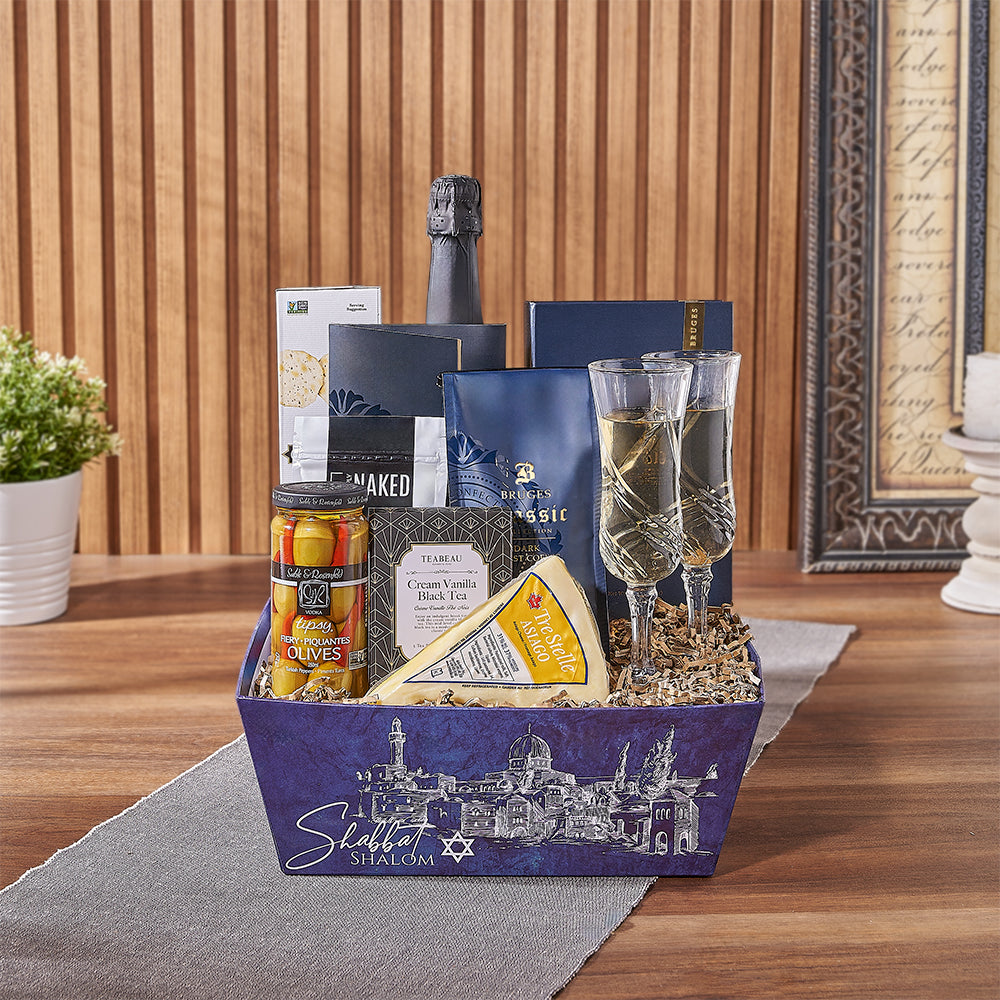 Sparkling Kosher Wine and Cheese – how the gift is presented