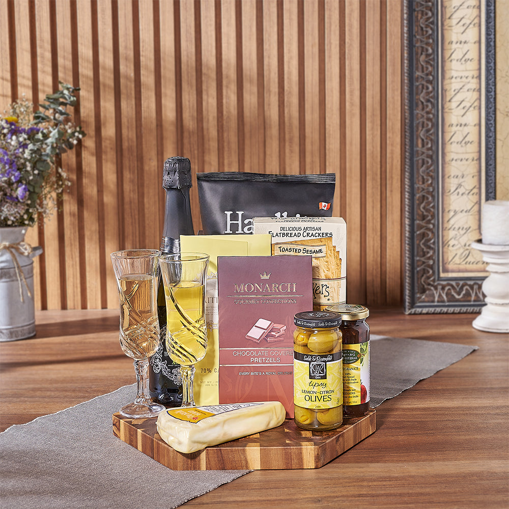 Kosher Sparkling Wine and Gourmet Treats in Tote Box – how the gift is presented
