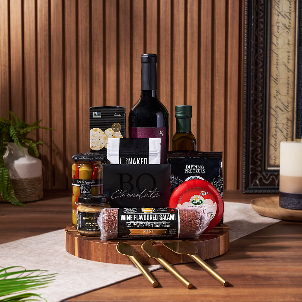 Wine Cheese and Crackers Basket – how the gift is presented