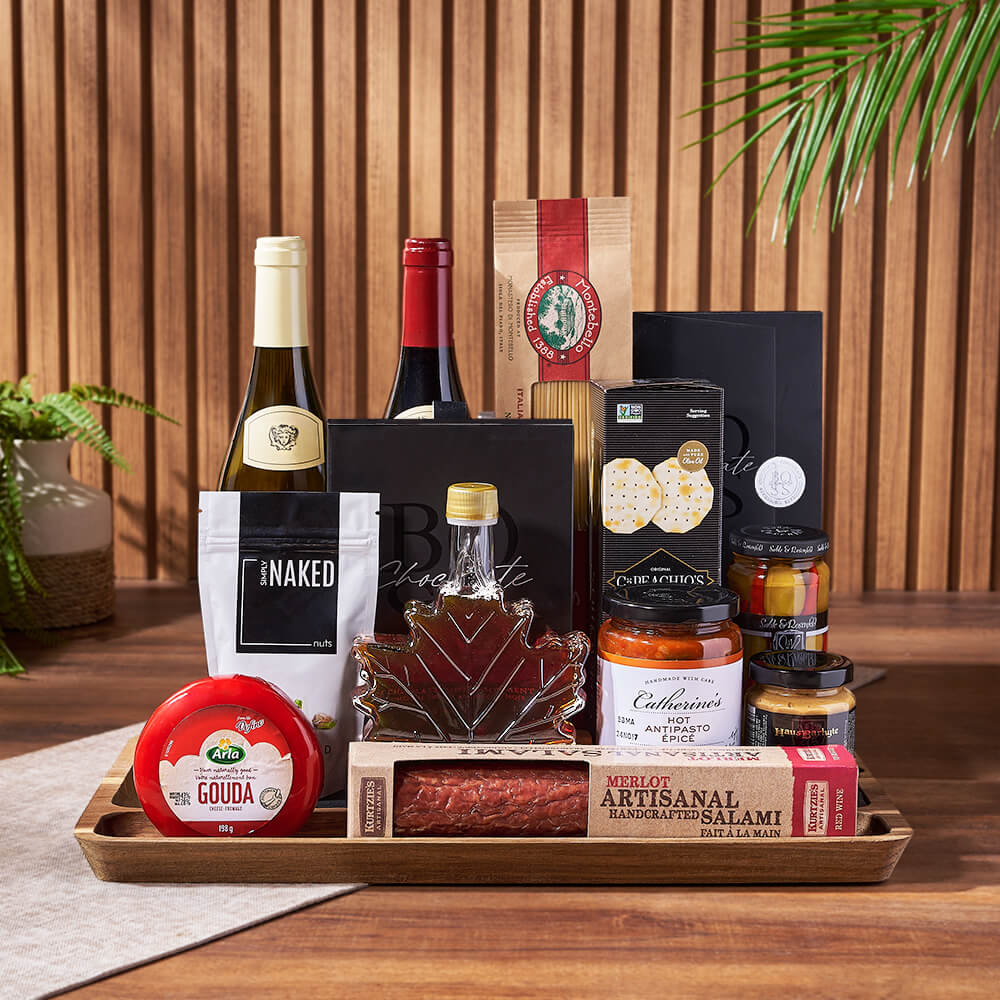 Wine Basket with Chocolate and Salami – how the gift is presented