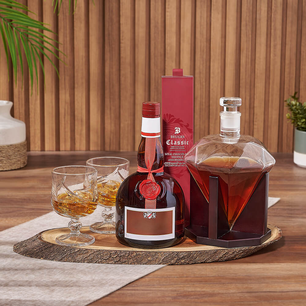 Liquor Gift Basket with Diamond Decanter – how the gift is presented