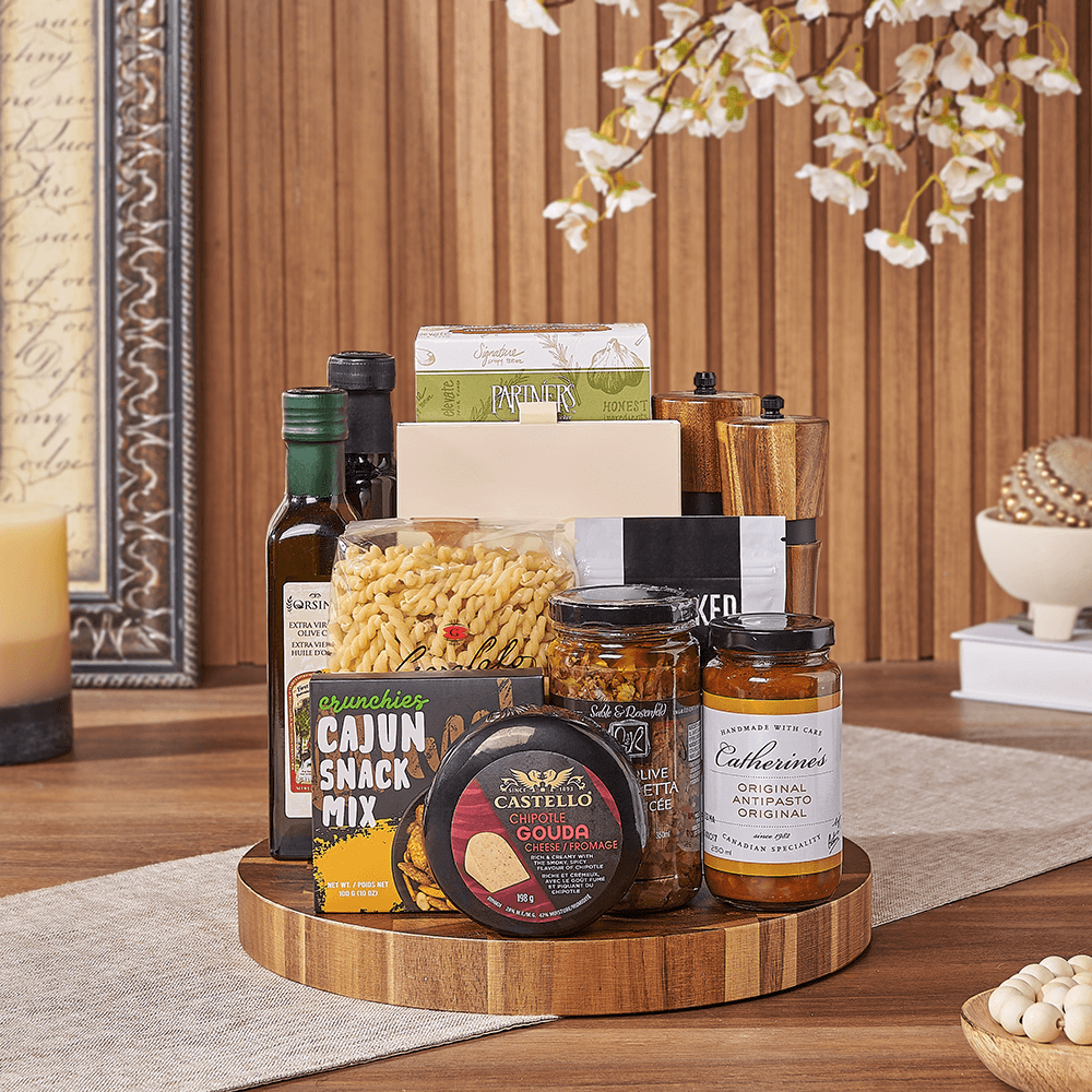 Halal Pasta Snack Board – how the gift is presented