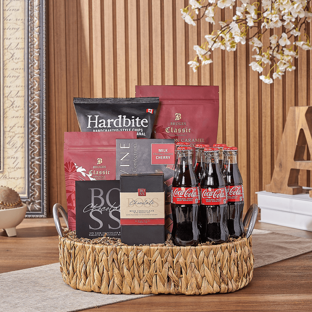 Halal Snacks and Coca-Cola Basket – how the gift is presented