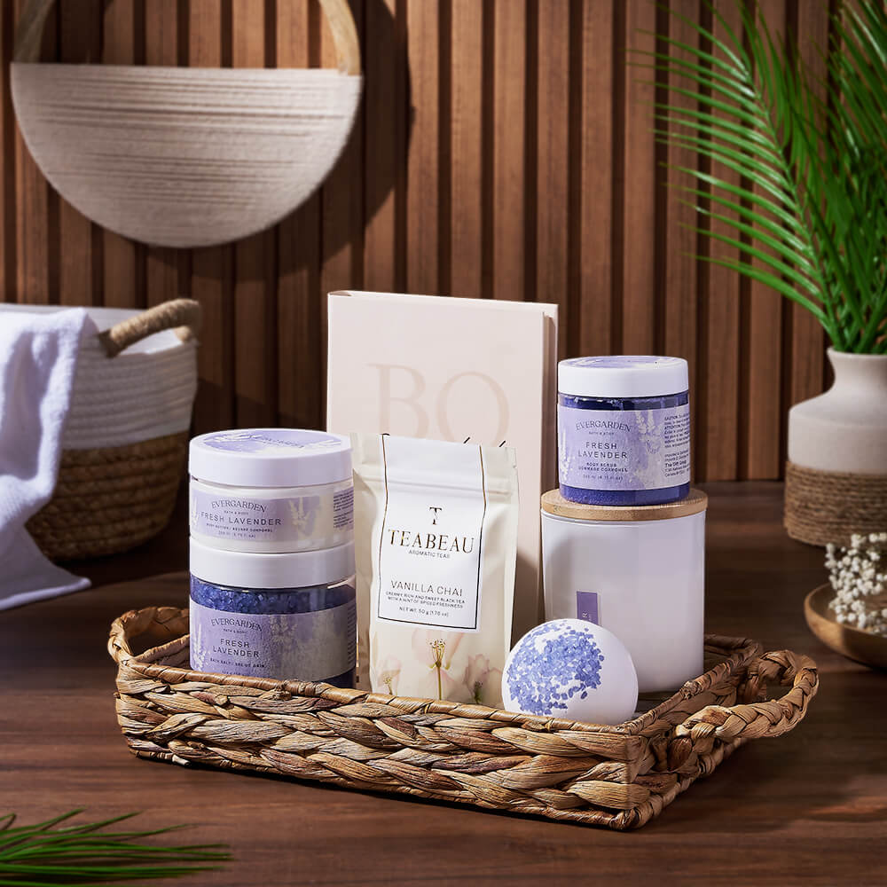 Spa Gift Basket with Candle – how the gift is presented