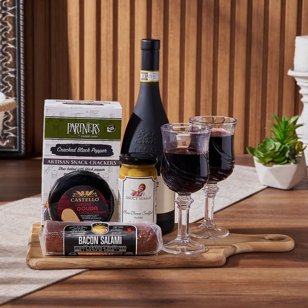 Wine and Snack Celebration Basket – how the gift is presented