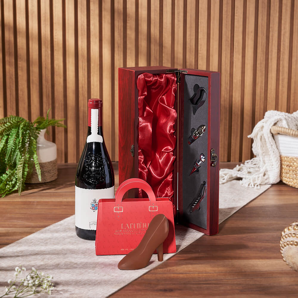 Mahogany Solid Wood Wine Presentation Gift Box with Wine and Accessories – how the gift is presented