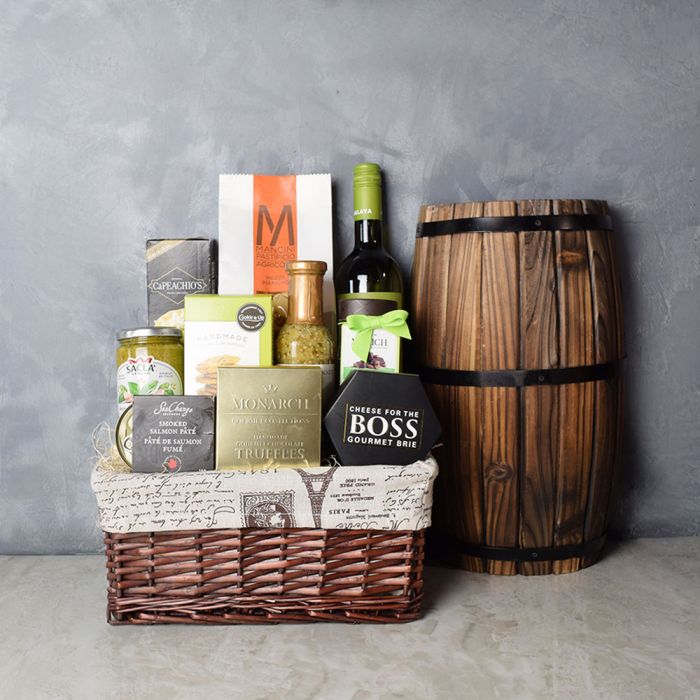 Dark Brown Wicker Wine Gift Basket with Pasta and Brie Cheese – how the gift is presented
