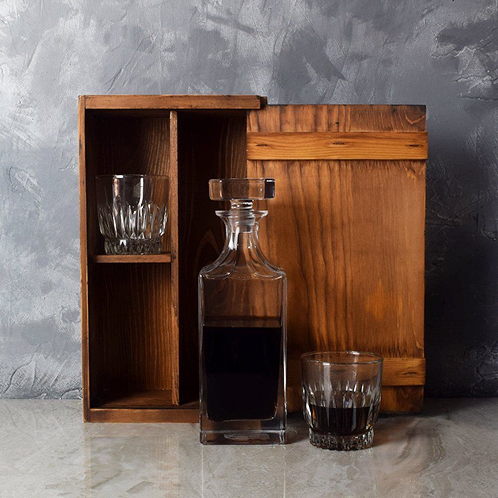 Elegant Decanter Gift Set in Solid Wooden Box – how the gift is presented