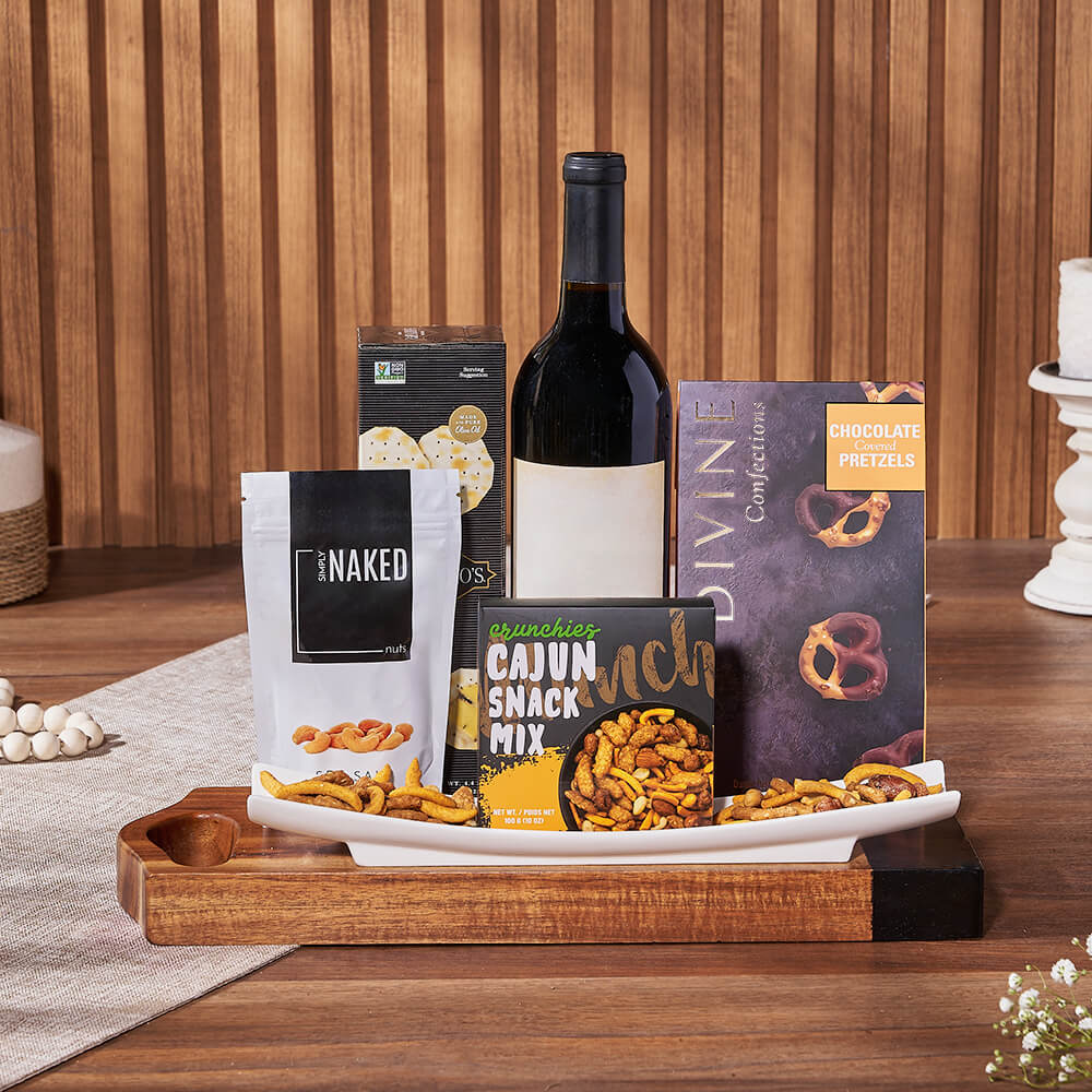 Gourmet Snack and Wine Gift Set with Serving Platter – how the gift is presented