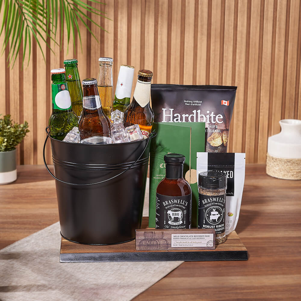 Black Metal Pail Beer Gift with Artisan Sauces and Pistachios – how the gift is presented