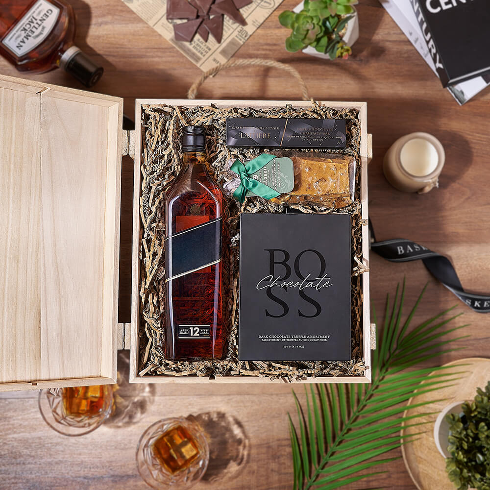 Premium Whiskey with Pistachio Brittle in Wooden Gift Box – how the gift is presented