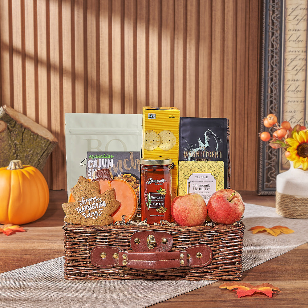 Thanksgiving Wicker Snack Basket – how the gift is presented