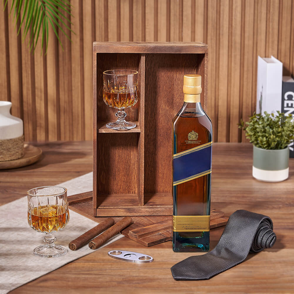 Deluxe Spirits and Cigar Gift Box with Glasses and Wooden Display – how the gift is presented